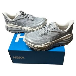 New in Box Mens Hoka Stinson 7 Trail Running Shoes Grey White Sz 8D 1141530-SLBS